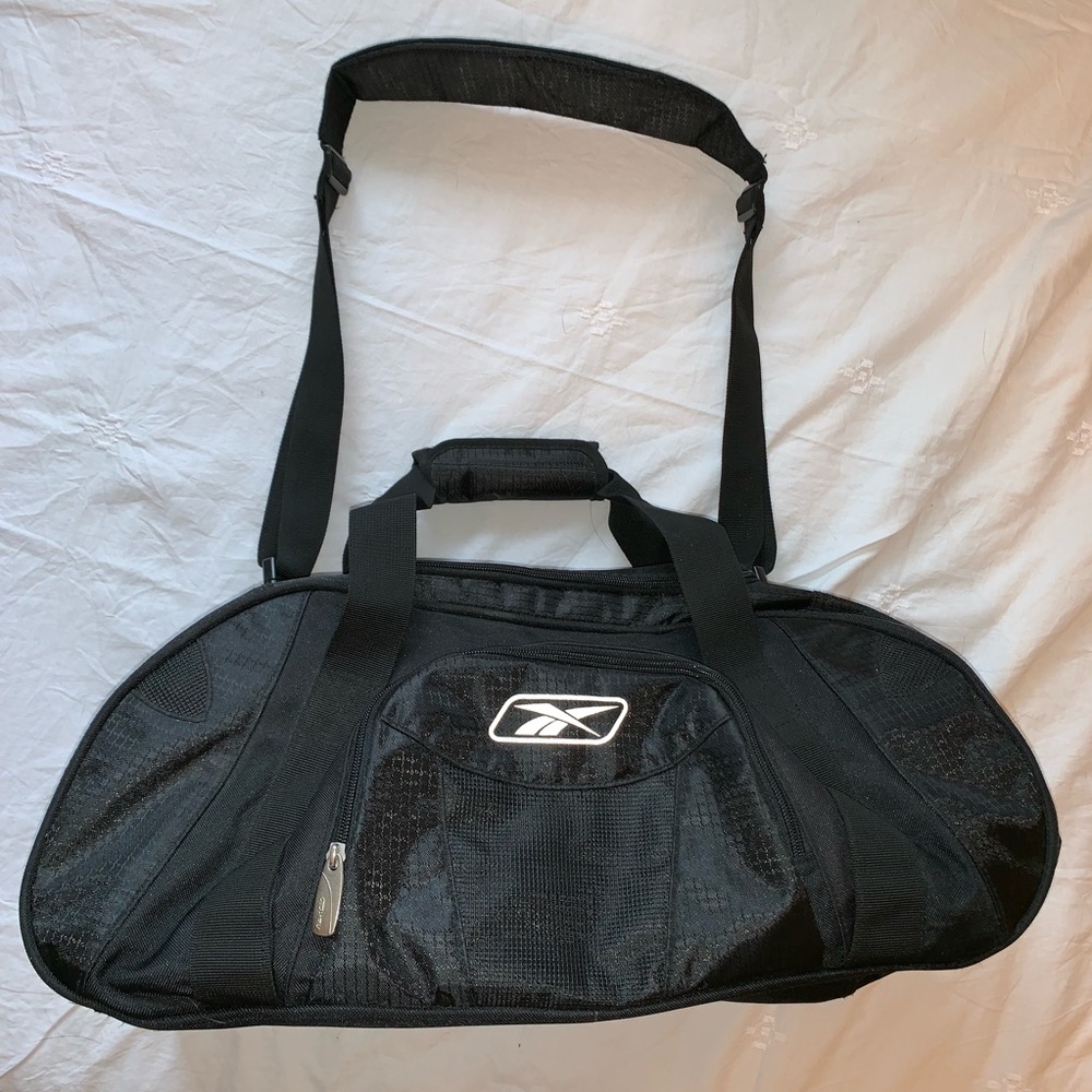 like new Reebok bag🖤 - Picture 2 of 3